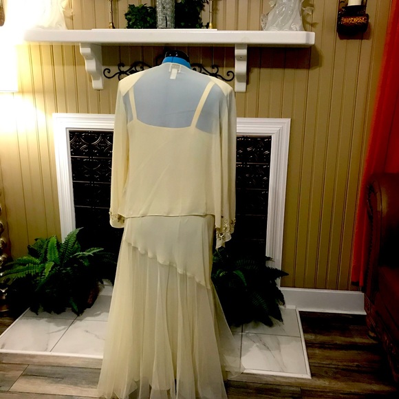 R & M Richards Evening cream colored gown. - Picture 2 of 2